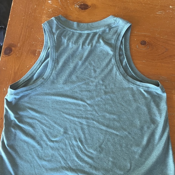 Vuori Energy Women’s Tank Crop Top Iron Heather Small - Picture 3 of 6